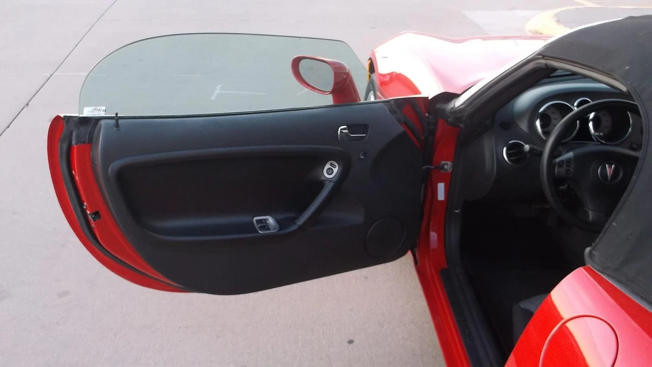 2008 Pontiac Solstice - Image 6 of 16