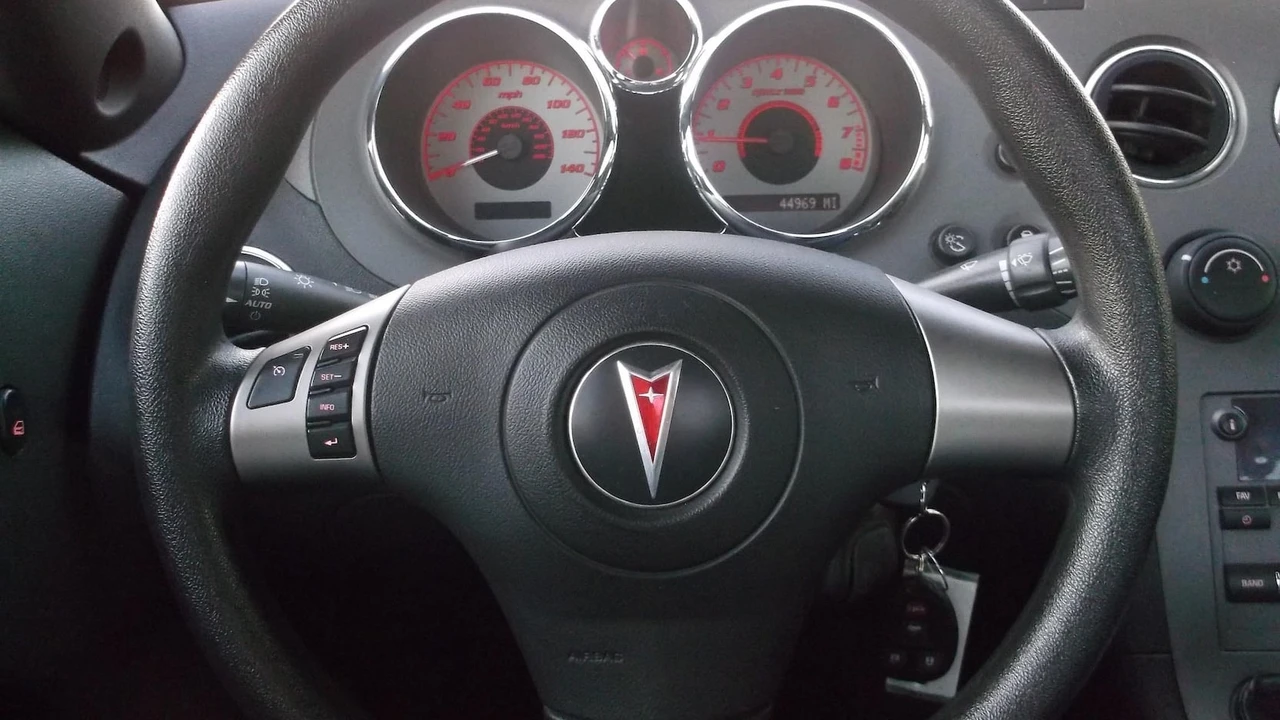 2008 Pontiac Solstice - Image 7 of 16