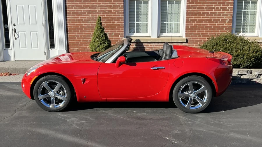 2008 Pontiac Solstice - Image 2 of 11