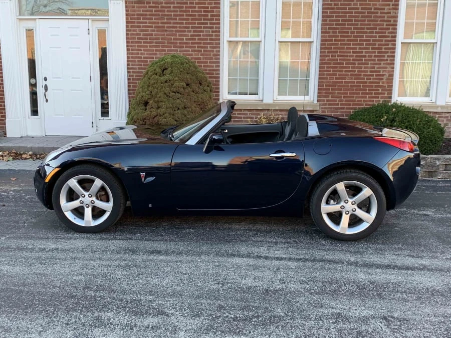 2008 Pontiac Solstice - Image 2 of 10
