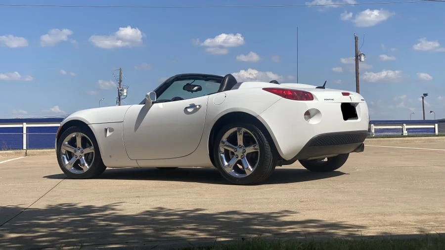 2008 Pontiac Solstice - Image 2 of 10