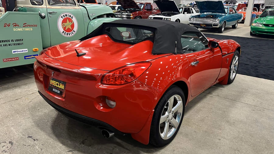 2008 Pontiac Solstice - Image 2 of 17