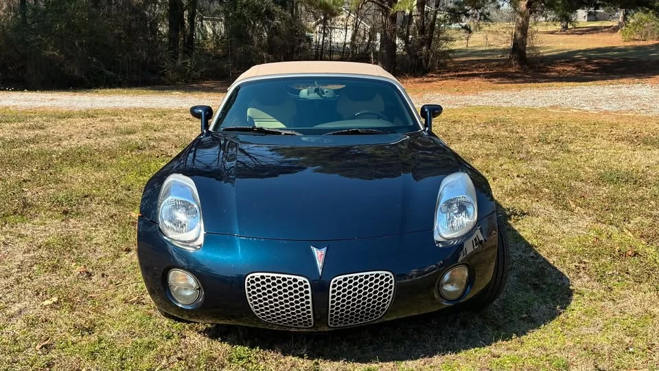 2008 Pontiac Solstice - Image 2 of 10