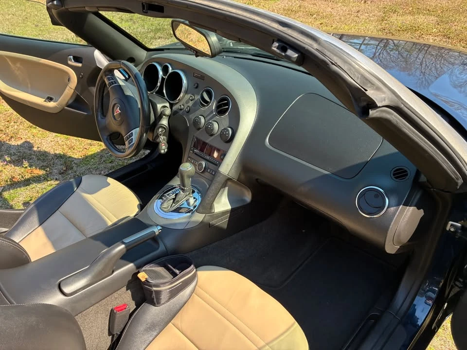 2008 Pontiac Solstice - Image 6 of 10