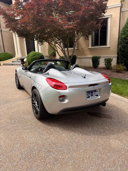 2008 Pontiac Solstice - Image 2 of 12
