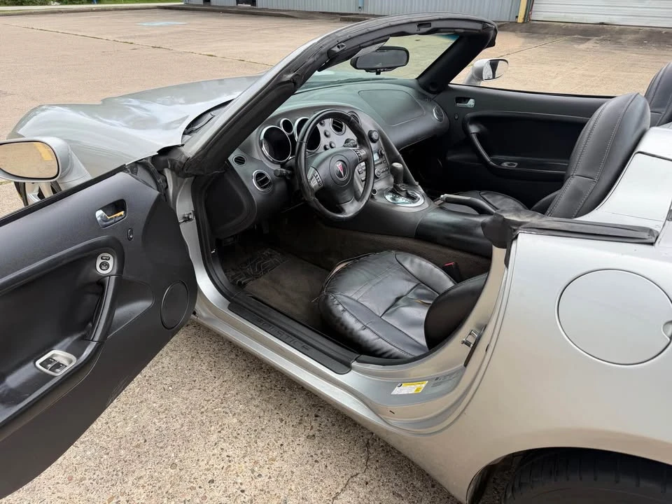 2008 Pontiac Solstice - Image 16 of 17