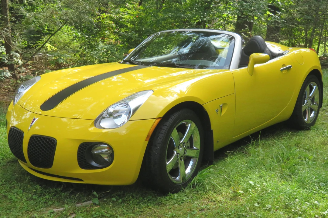 2008 Pontiac Solstice GXP - Image 2 of 31