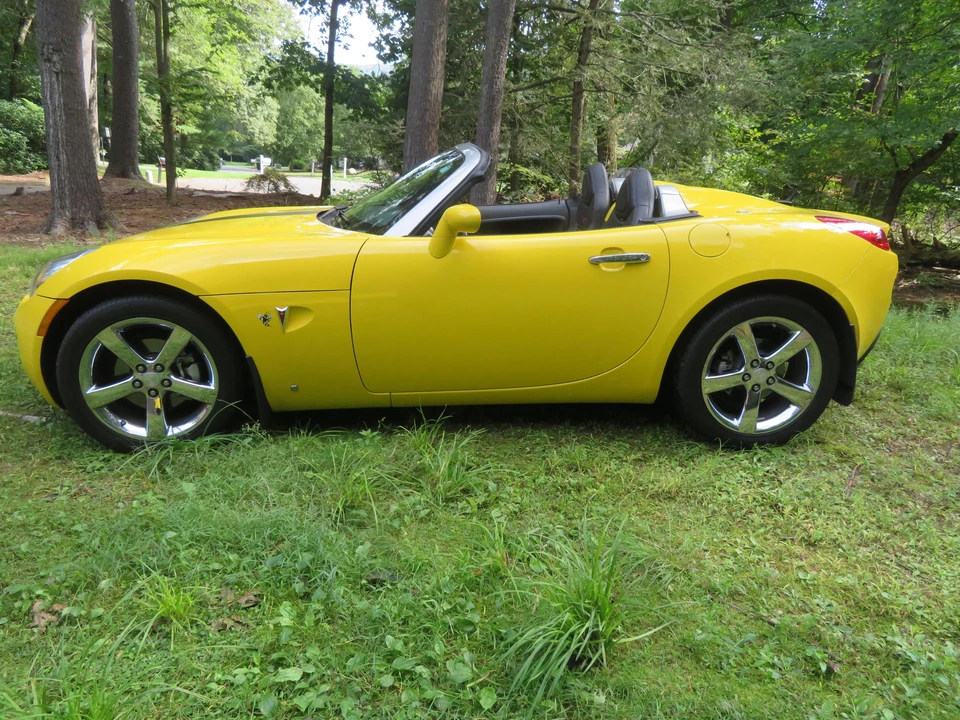 2008 Pontiac Solstice GXP - Image 11 of 31