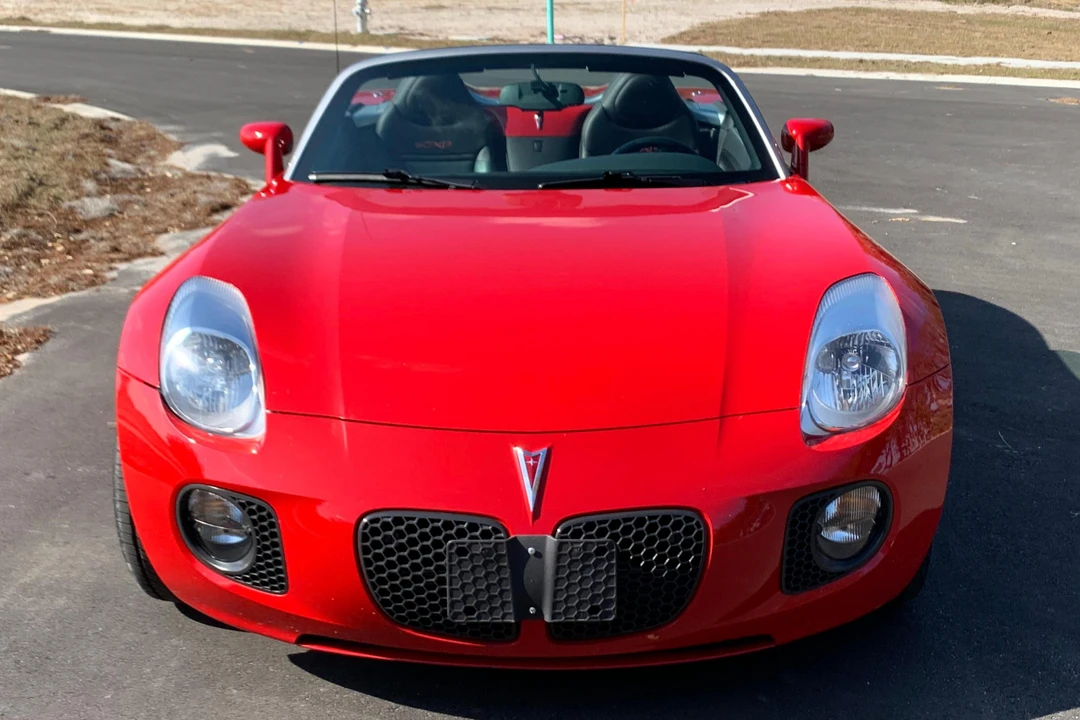 2008 Pontiac Solstice GXP - Image 2 of 31