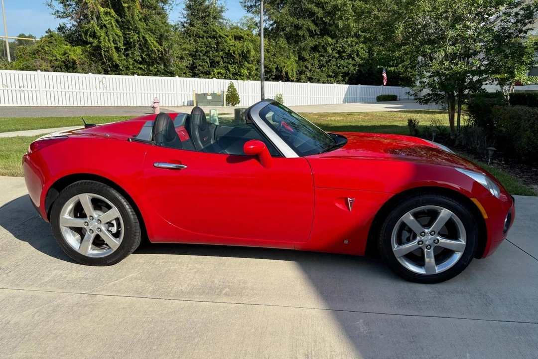 2008 Pontiac Solstice GXP - Image 3 of 31
