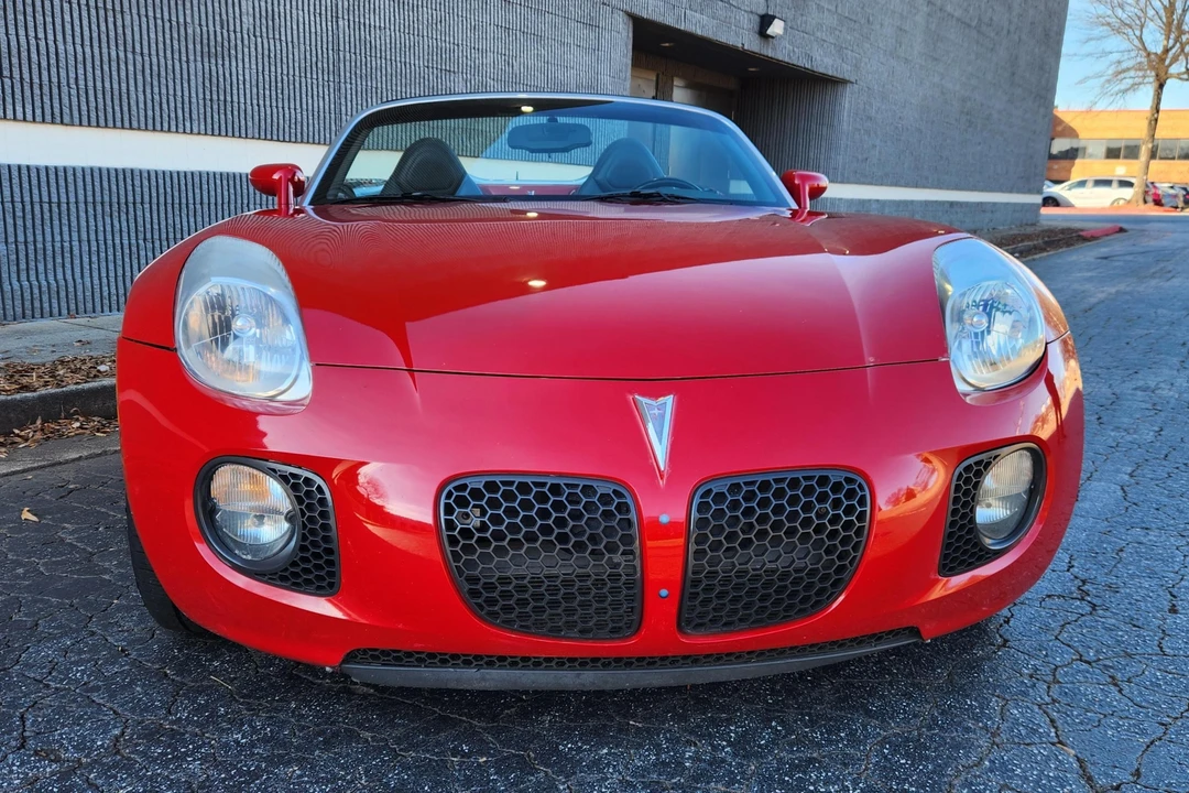 2008 Pontiac Solstice GXP - Image 2 of 31
