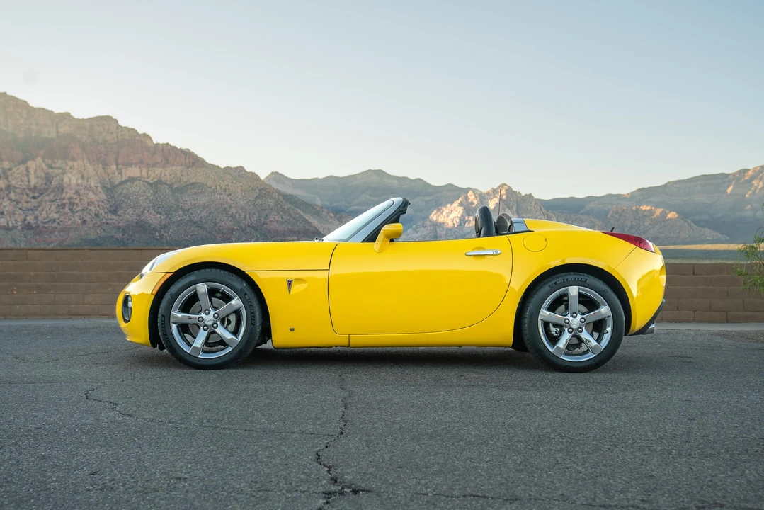 2008 Pontiac Solstice GXP - Image 8 of 31