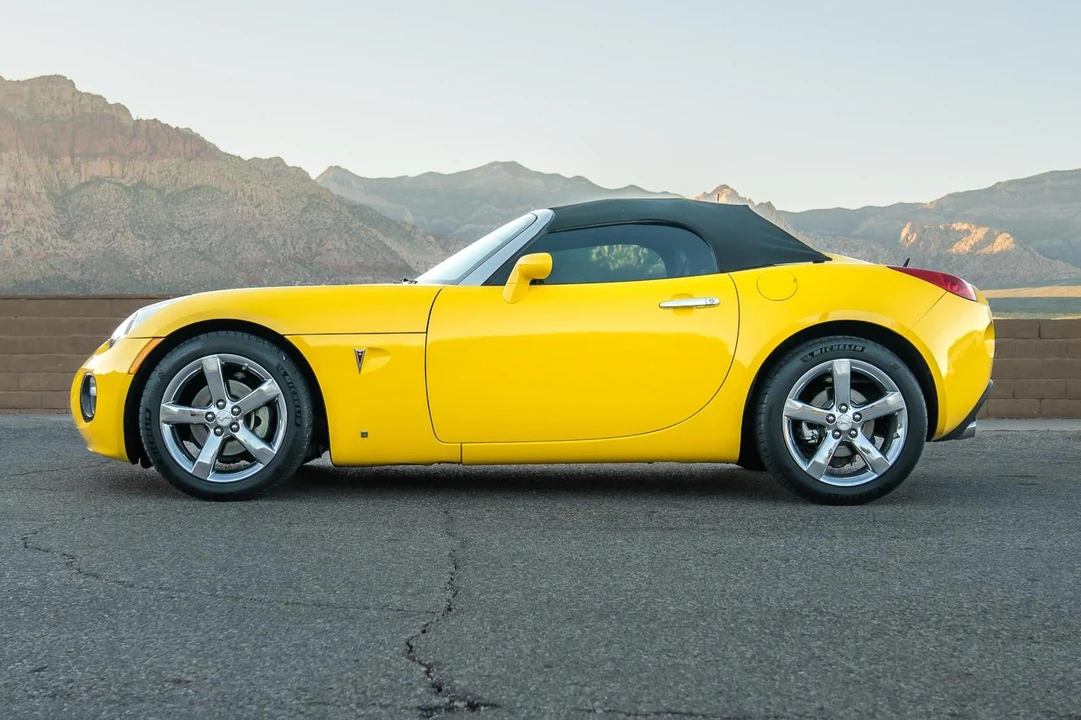 2008 Pontiac Solstice GXP - Image 3 of 31
