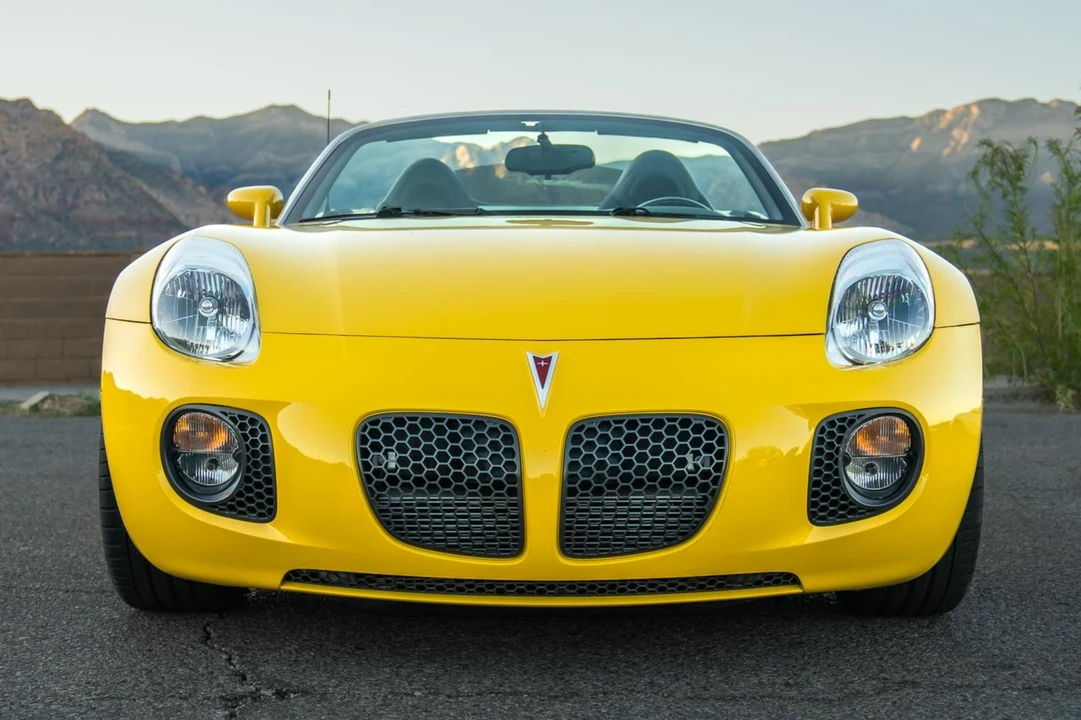 2008 Pontiac Solstice GXP - Image 2 of 31