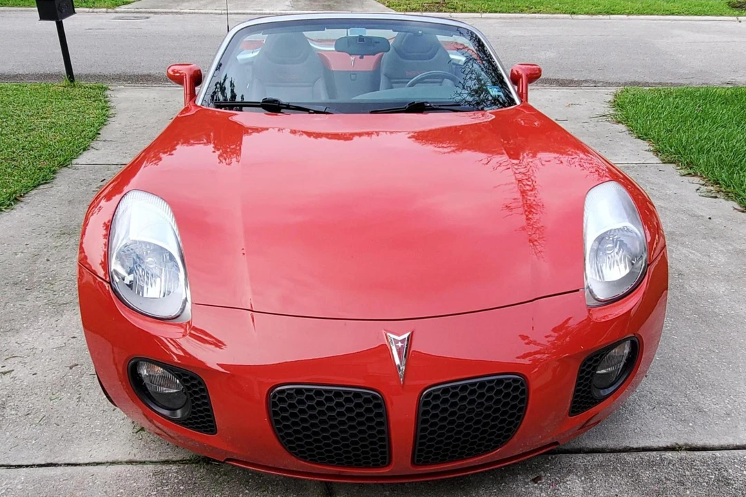2008 Pontiac Solstice GXP - Image 2 of 31