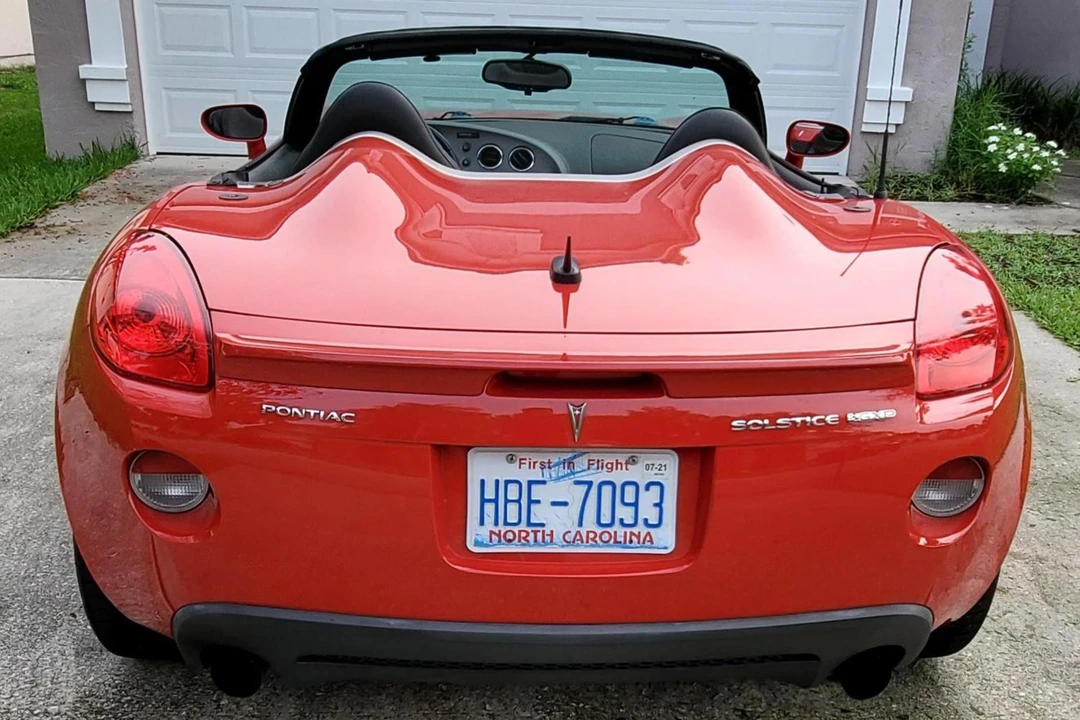 2008 Pontiac Solstice GXP - Image 5 of 31