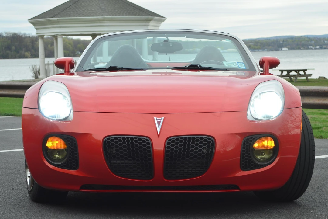 2008 Pontiac Solstice GXP - Image 2 of 21