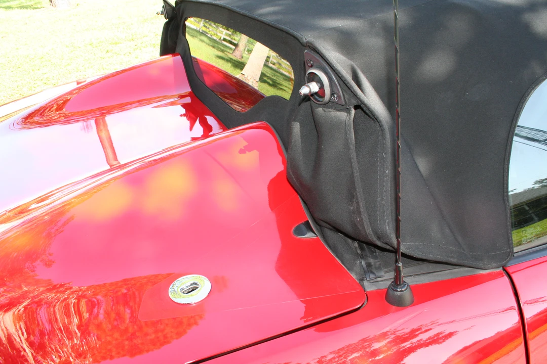 2008 Pontiac Solstice GXP - Image 9 of 23