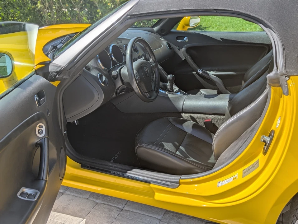 2008 Pontiac Solstice GXP - Image 11 of 21