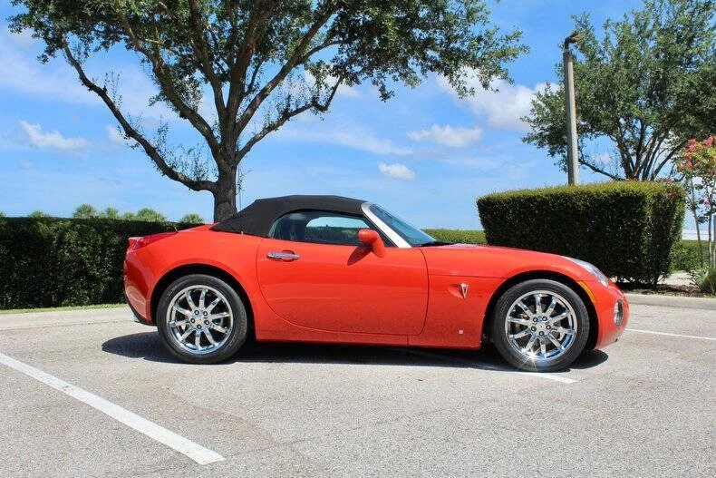 2008 Pontiac Solstice GXP - Image 2 of 31