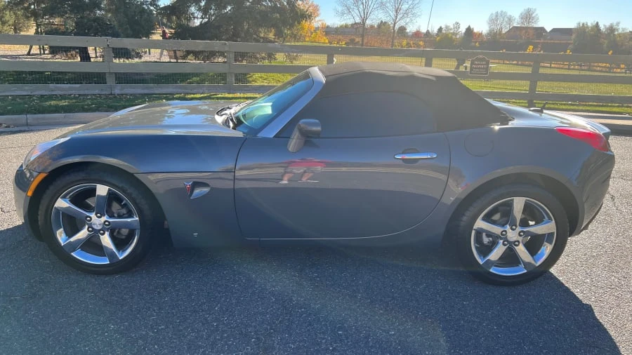 2008 Pontiac Solstice GXP - Image 2 of 10