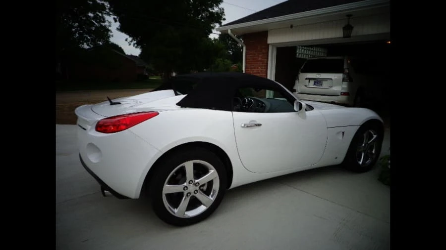 2008 Pontiac Solstice GXP - Image 2 of 5