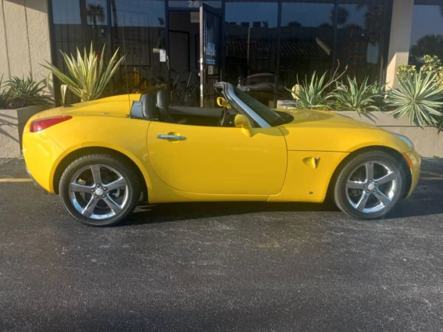 2008 Pontiac Solstice GXP - Image 2 of 11