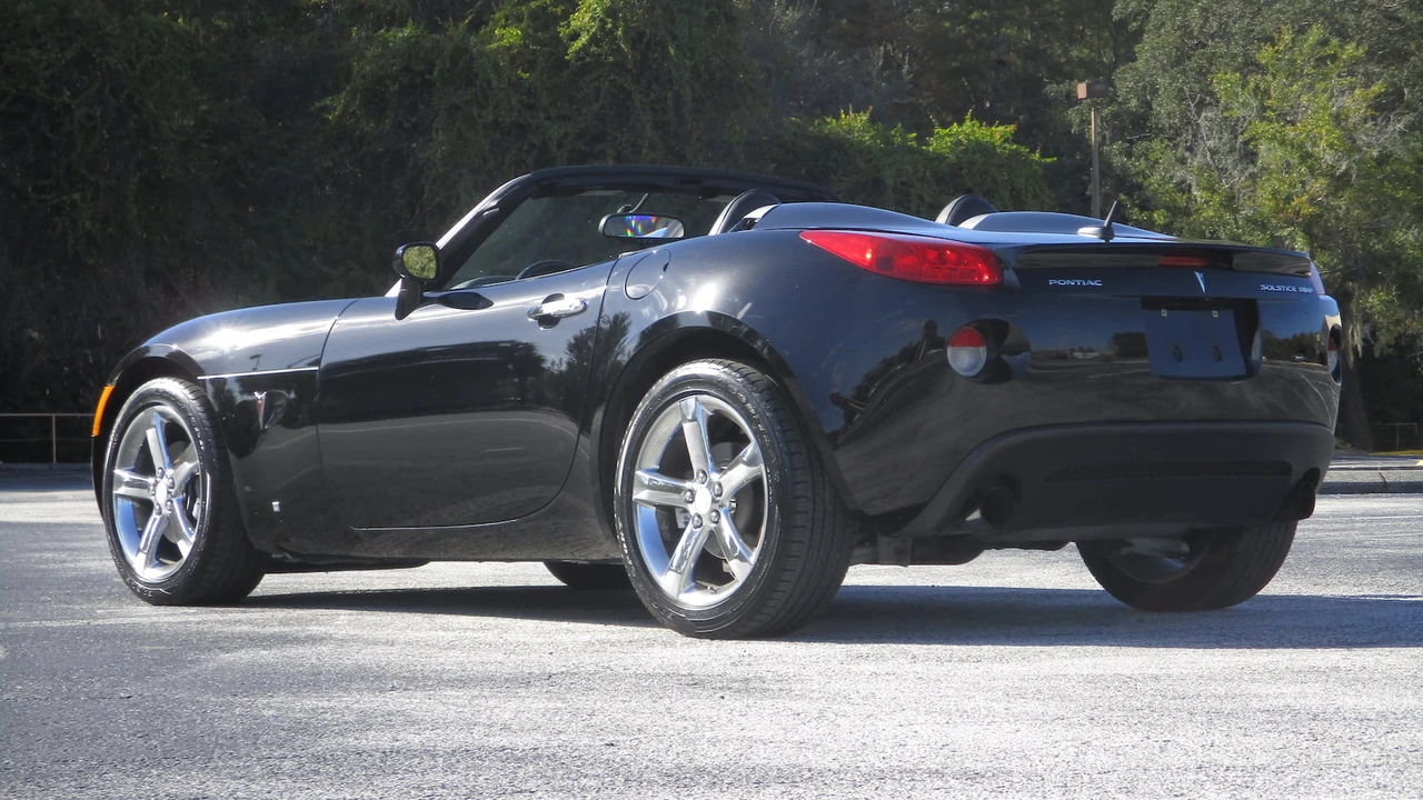 2008 Pontiac Solstice GXP - Image 2 of 8
