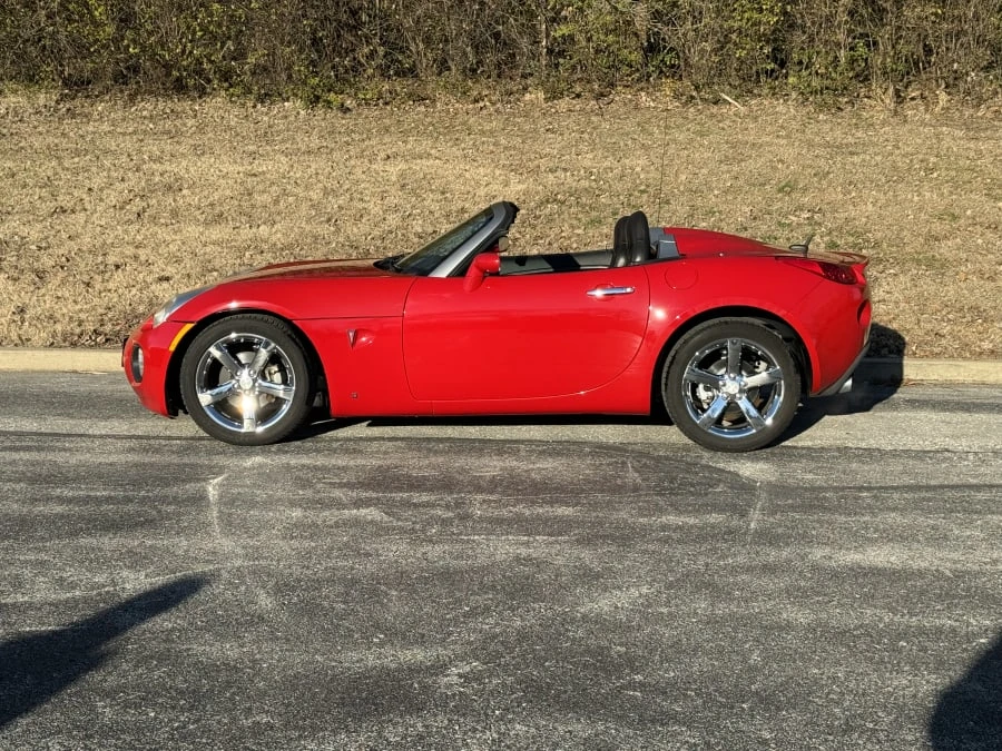 2008 Pontiac Solstice GXP - Image 2 of 12