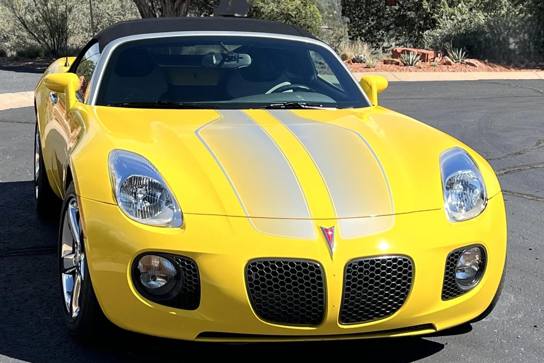 2008 Pontiac Solstice GXP - Image 2 of 23