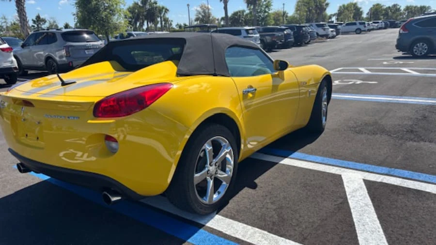 2008 Pontiac Solstice GXP - Image 9 of 31