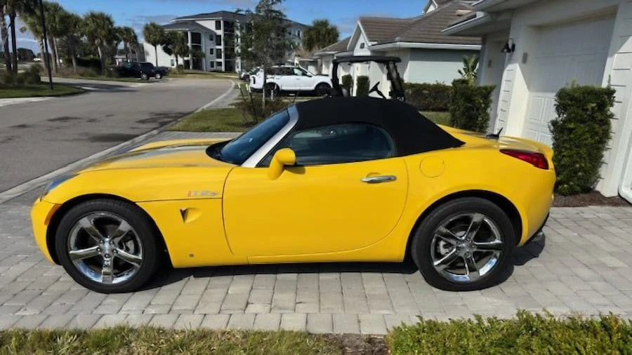 2008 Pontiac Solstice GXP - Image 2 of 31