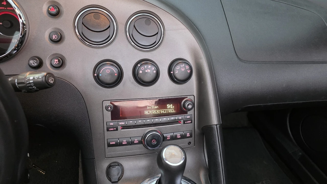 2008 Pontiac Solstice GXP - Image 16 of 21
