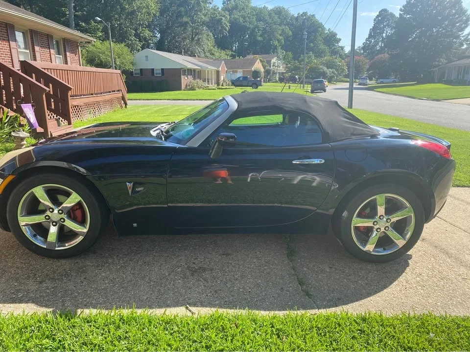 2008 Pontiac Solstice GXP - Image 2 of 3