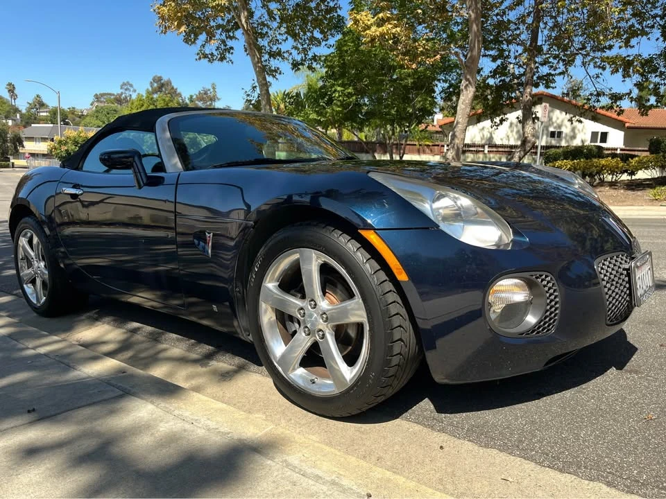 2008 Pontiac Solstice GXP - Image 2 of 12