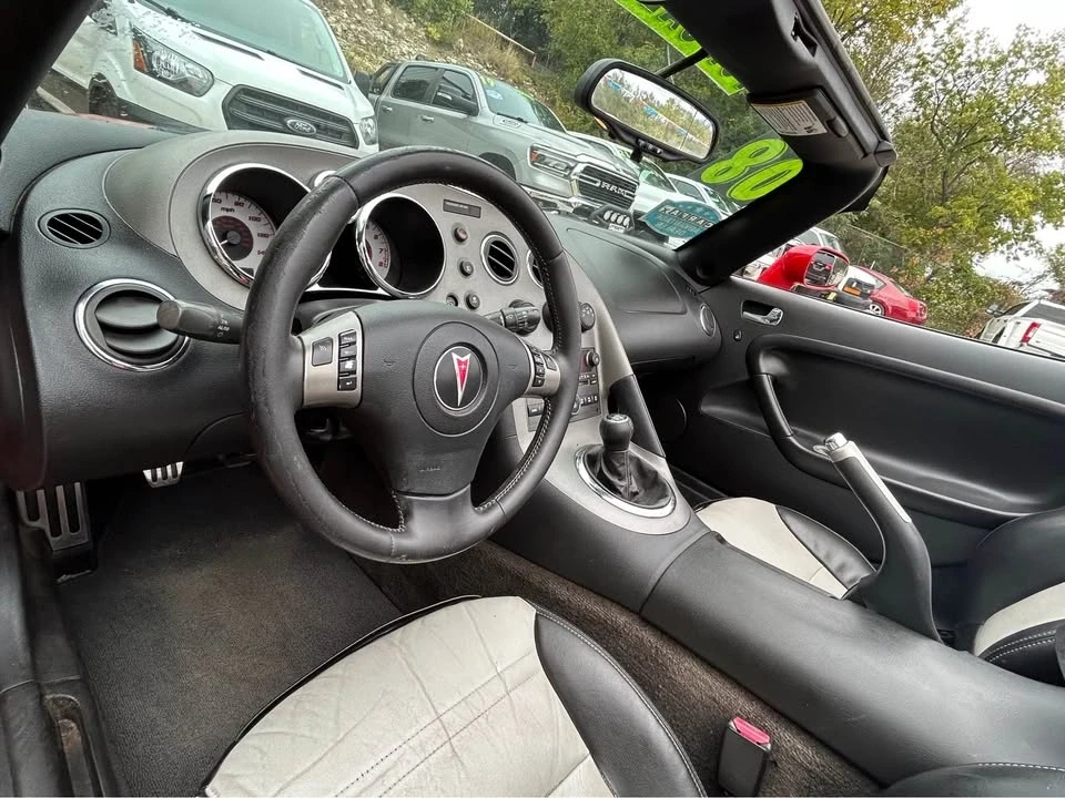 2008 Pontiac Solstice - Image 10 of 12