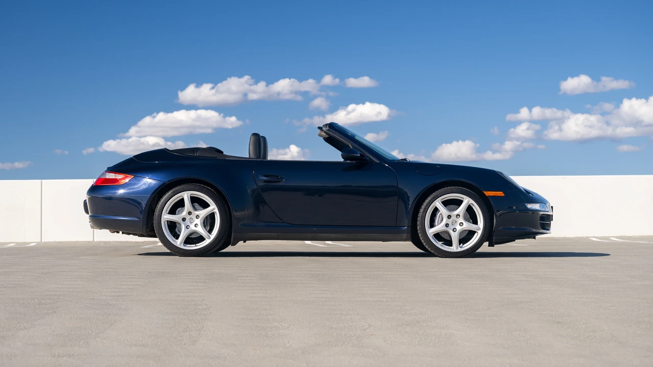 2008 Porsche 997 Carrera 4 - Image 6 of 31