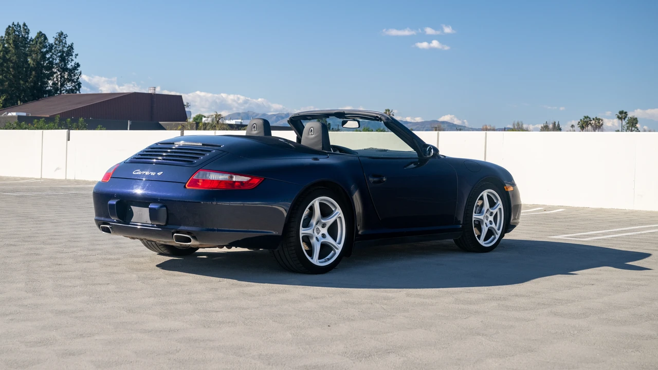 2008 Porsche 997 Carrera 4 - Image 9 of 31