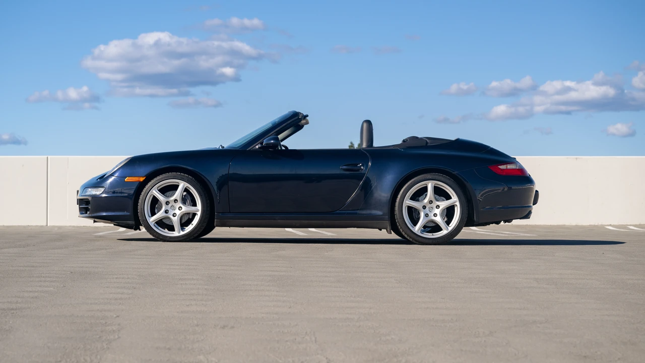 2008 Porsche 997 Carrera 4 - Image 5 of 31