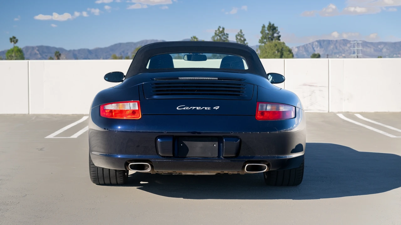 2008 Porsche 997 Carrera 4 - Image 15 of 31