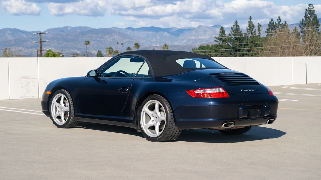 2008 Porsche 997 Carrera 4 - Image 16 of 31