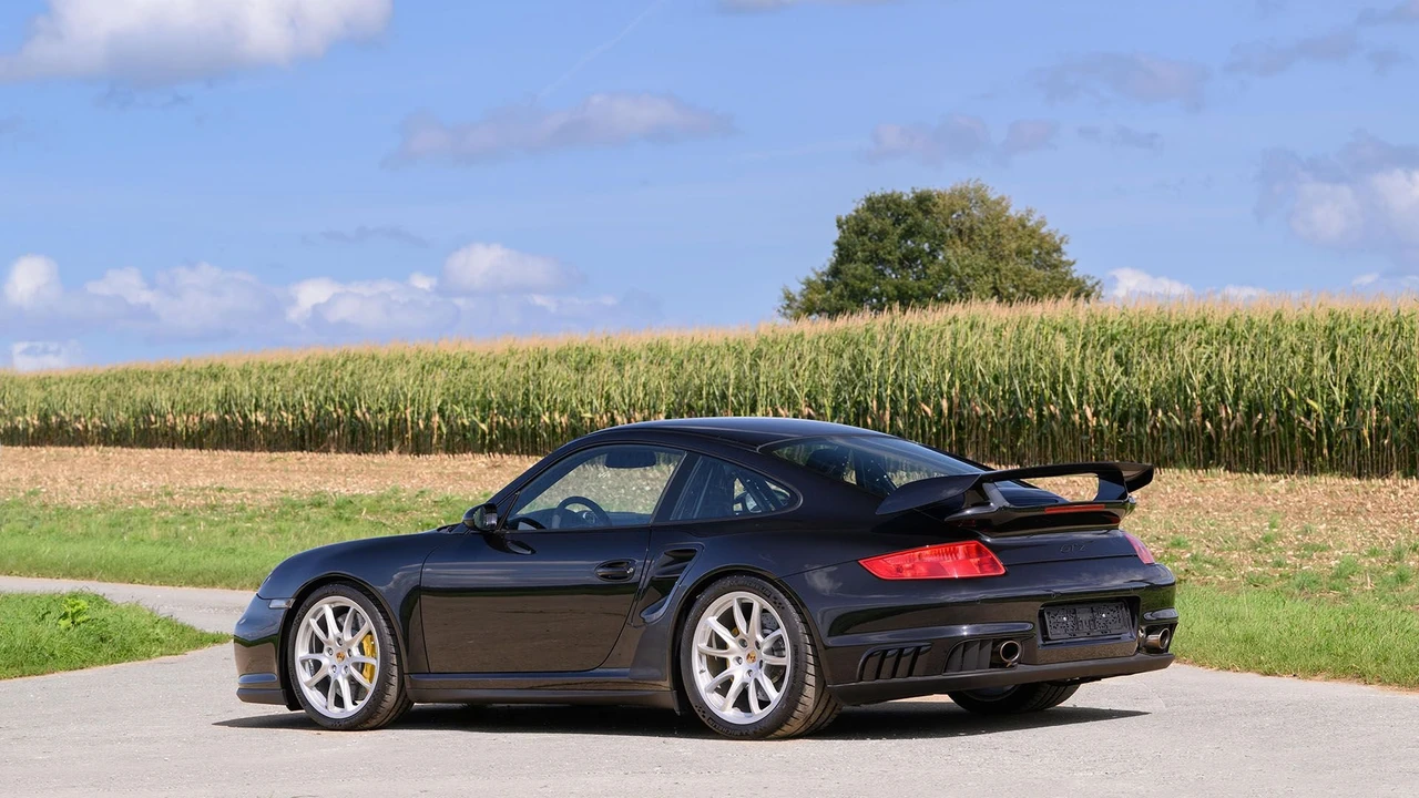 2008 Porsche 997 GT2 - Image 11 of 31