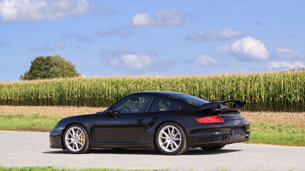 2008 Porsche 997 GT2 - Image 2 of 31