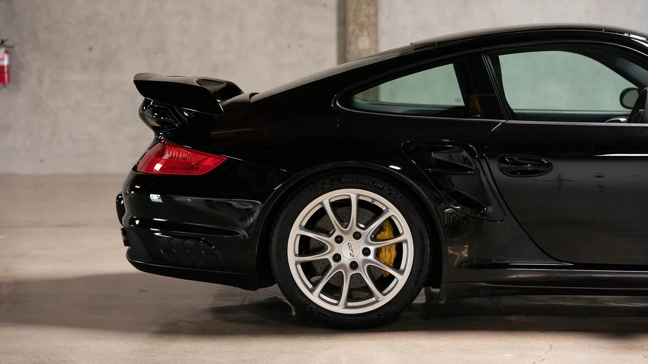 2008 Porsche 997 GT2 - Image 29 of 31