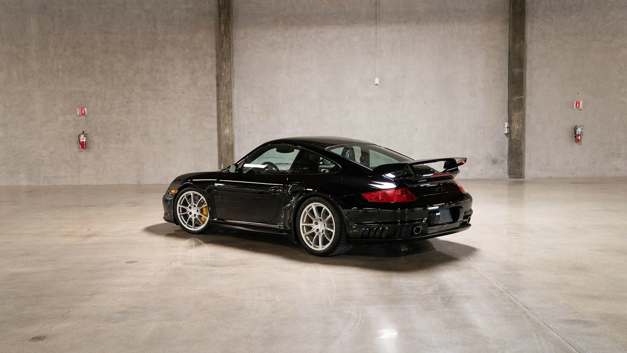 2008 Porsche 997 GT2 - Image 15 of 31