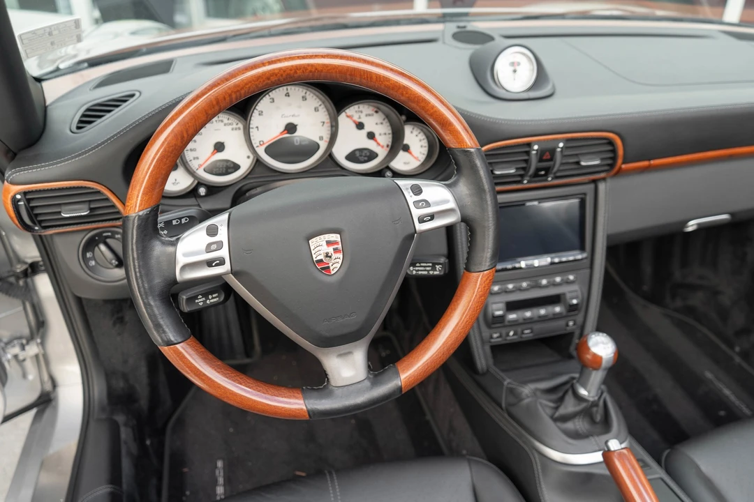 2008 Porsche 911 - Image 13 of 31