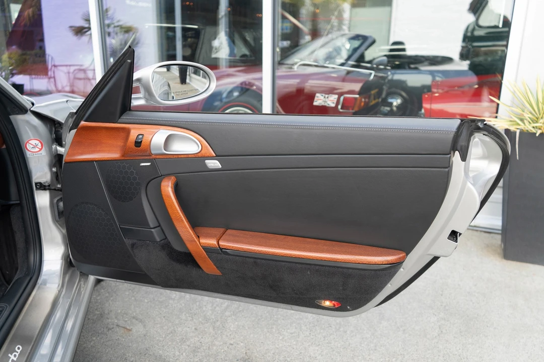 2008 Porsche - Image 26 of 31