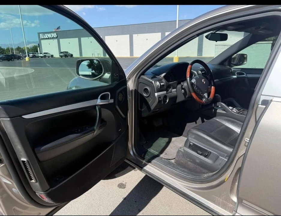 2008 Porsche 955/957 Cayenne - Image 2 of 12