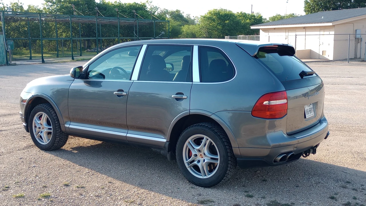 2008 Porsche 955/957 Cayenne Turbo - Image 13 of 31