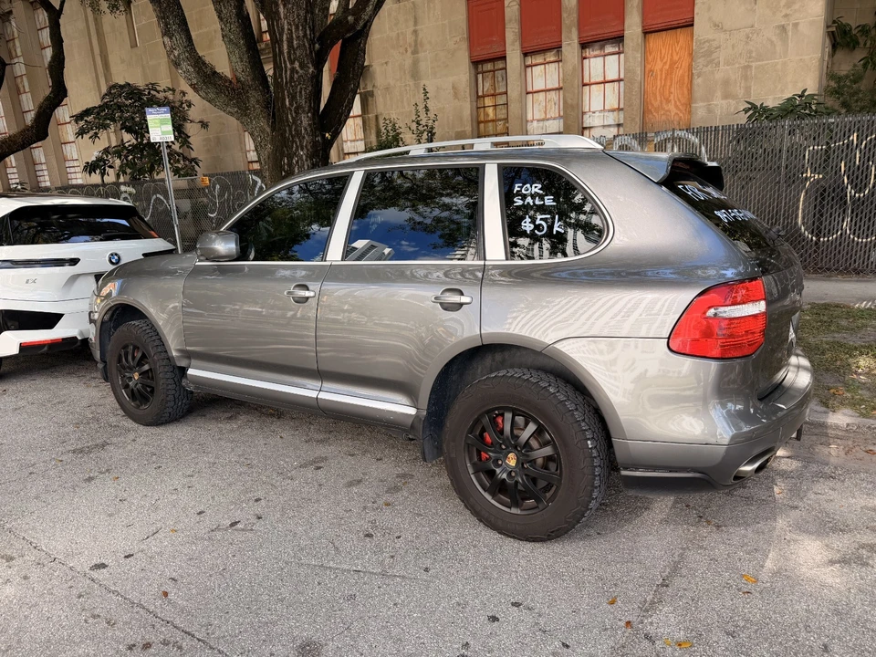 2008 Porsche 955/957 Cayenne - Image 2 of 20